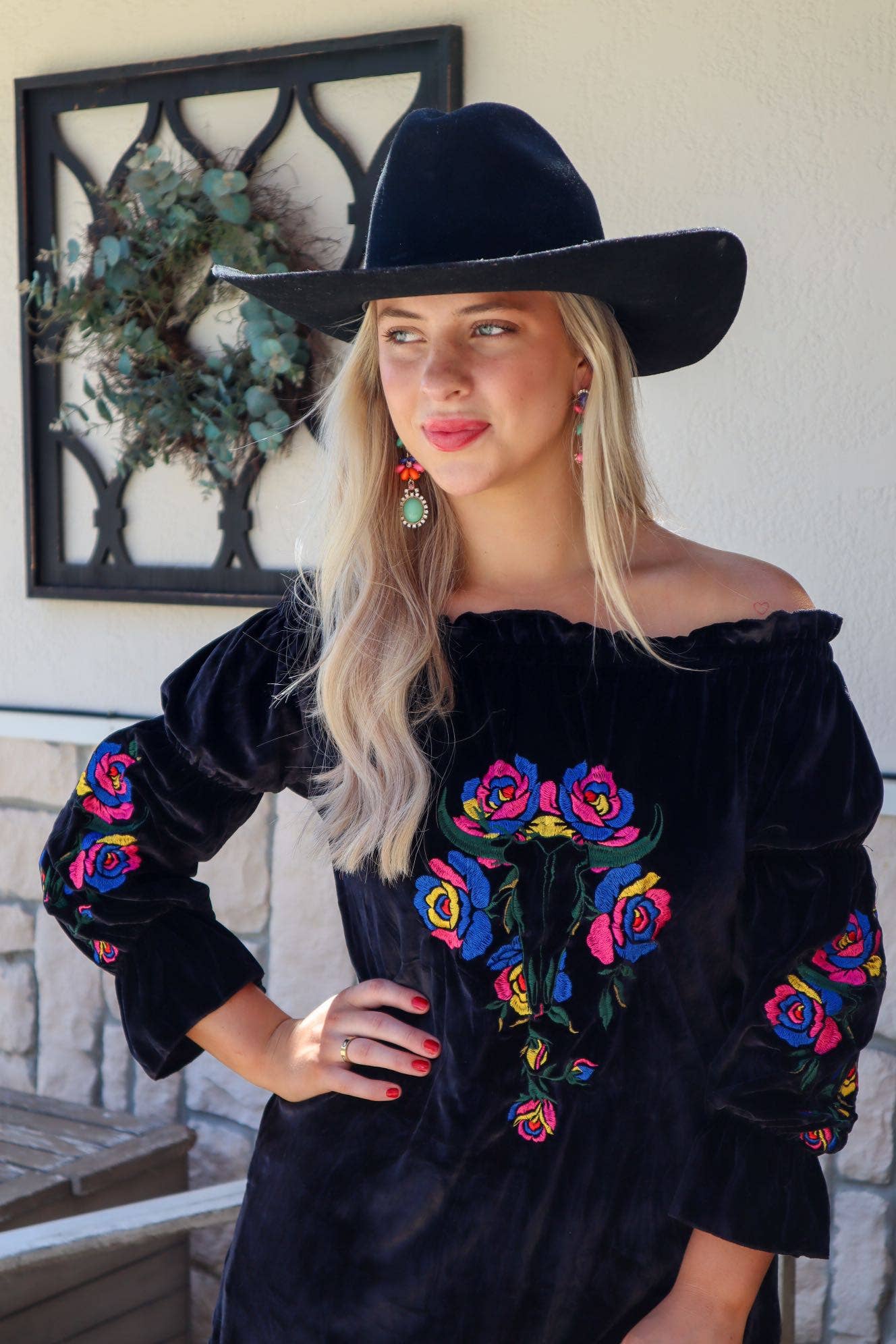 MK137 Rio Grande Embroidered Velvet Tunic Dress - Black: S / Black