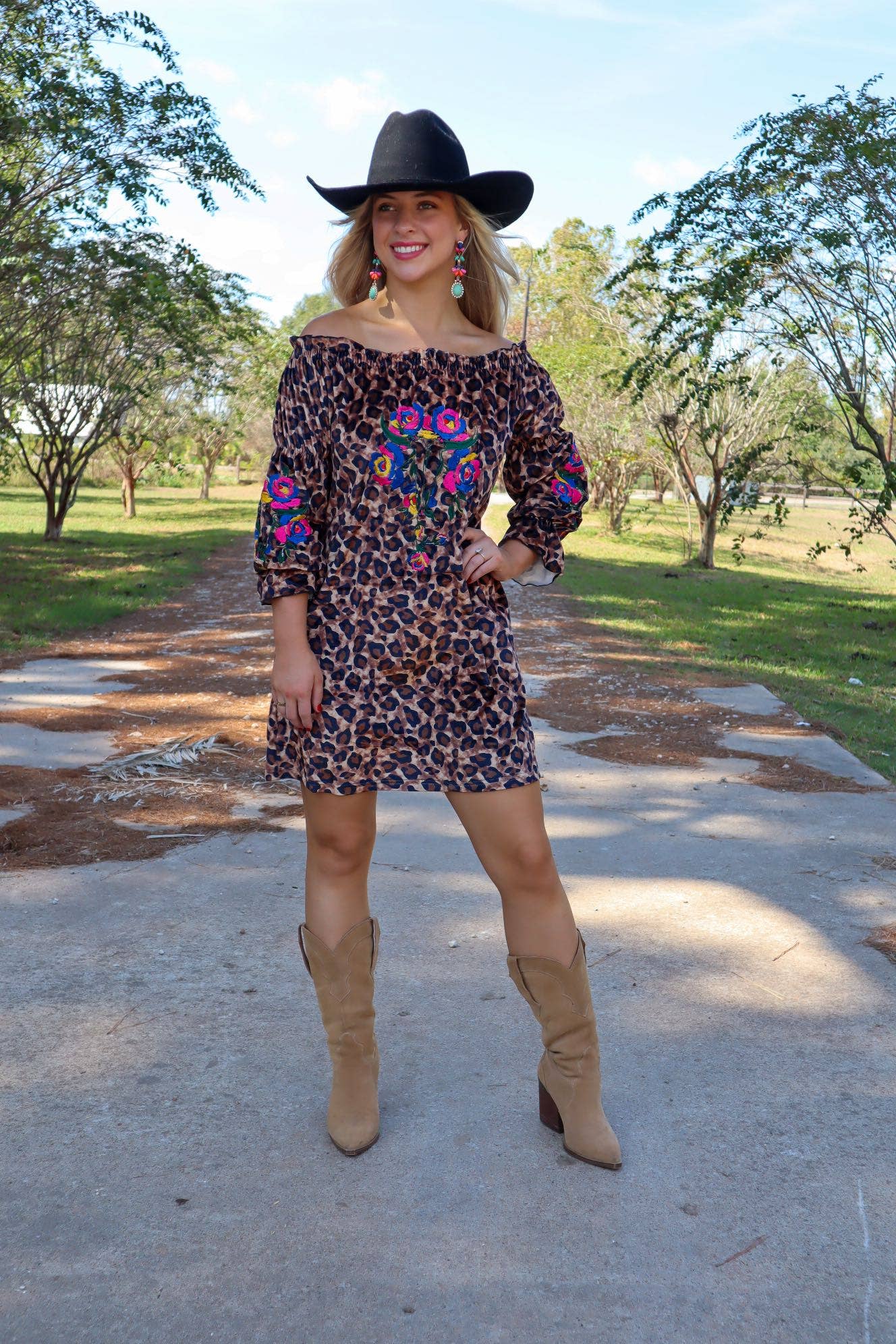 MK137 Rio Grande Embroidered Velvet Tunic Dress - Black: S / Black