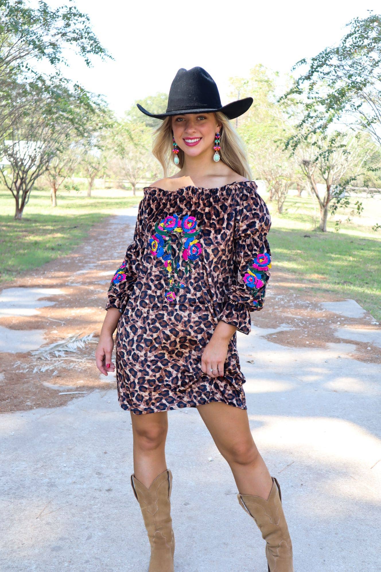 MK137 Rio Grande Embroidered Velvet Tunic Dress - Black: S / Black